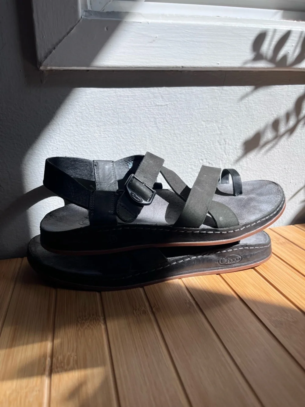 Chaco Wayfarer Loop Sandal Black Leather - Picture 4 of 6